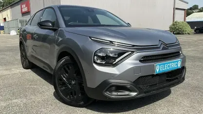 Usado Citroën e-C4 100 kW (136 HP) 2024 Sedan