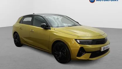 Used Vauxhall Astra GS Line 181 HP (133 kW) 2022 Yellow/black Hatchback