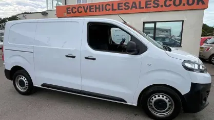 Second-hand Citroën Dispatch 102 CP (75 kW) 2023 Alb Monovolum
