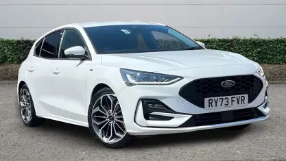 Used Ford Focus ST-Line X 125 HP (91 kW) 2024 White Hatchback