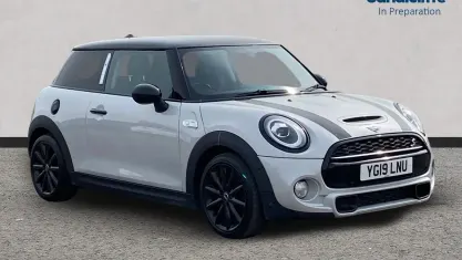 Used Mini Cooper S Classic 192 HP (141 kW) 2020 Silver Hatchback