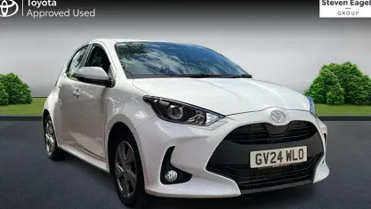 Used Toyota Yaris 116 HP (85 kW) 2024 White Hatchback