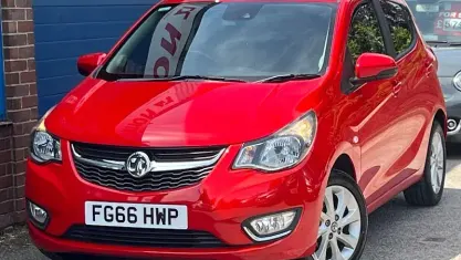 Used Vauxhall Viva 75 HP (55 kW) 2016 Red Hatchback
