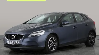 Used Volvo V40 R-Design 122 HP (89 kW) 2019 Hatchback
