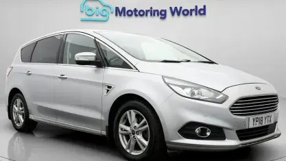 Begagnad Ford S-MAX Titanium 150 HK (110 kW) 2018 Minibuss