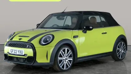 Usado Mini Cooper S Cabriolet Exclusive 178 HP (130 kW) 2022 Amarelo Cabrios