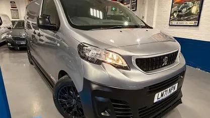 Used Peugeot Expert 122 HP (89 kW) 2021 Van