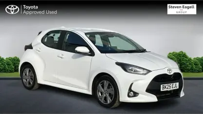 Usado Toyota Yaris Hybrid 116 HP (85 kW) 2025 Branco Citadino