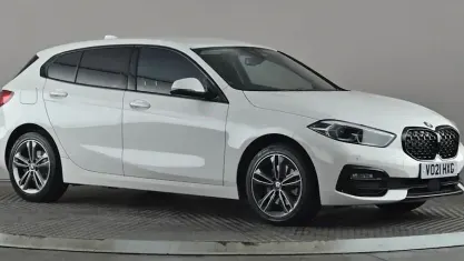 Usado BMW 116 Sport Line 116 CV (85 kW) 2021 Blanco Utilitario