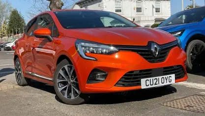 Used Renault Clio Iconic 90 HP (66 kW) 2022 Hatchback