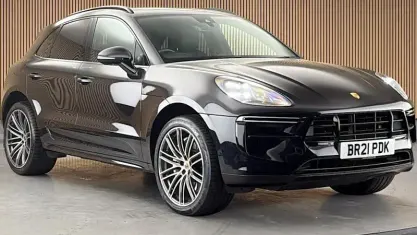 Used Porsche Macan Turbo 441 HP (324 kW) 2020 Jet black SUV