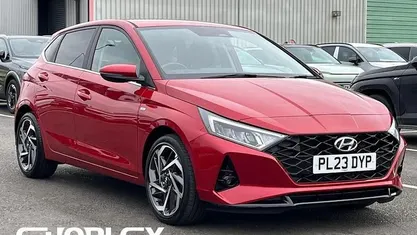 Used Hyundai i20 Premium 101 HP (74 kW) 2023 Red Hatchback