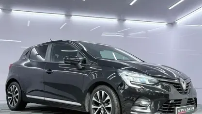 Used Renault Clio Iconic 101 HP (74 kW) 2020 Hatchback