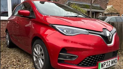 Red Used 2022 Renault Zoe Version S Hatchback | £10,299 (Fair price)