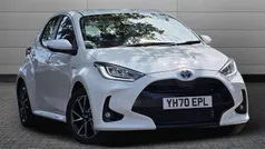 Pure white Used 2021 Toyota Yaris Hybrid Design Hatchback | £16,095 (Fair price)