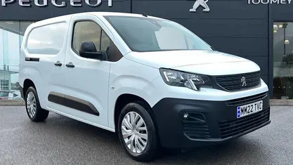 White Used 2022 Peugeot Partner Premium MPV | £10,795 (Fair price)