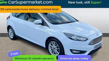 Used Ford Focus Zetec 101 HP (74 kW) 2016 White Hatchback