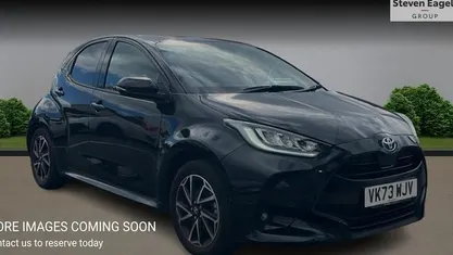 Begagnad Toyota Yaris Hybrid Design 116 HK (85 kW) 2026 Halvkombi