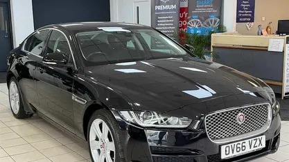 Used Jaguar XE Portfolio 179 HP (131 kW) 2019 Sedan