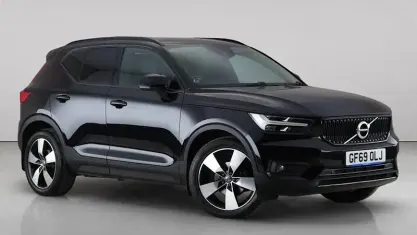 Used Volvo XC40 Momentum 150 HP (110 kW) 2019 Black SUV