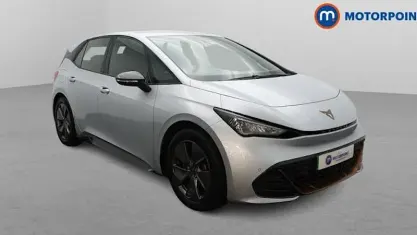 Begagnad Cupra Born 150 kW (204 HK) 2023 Silver Halvkombi