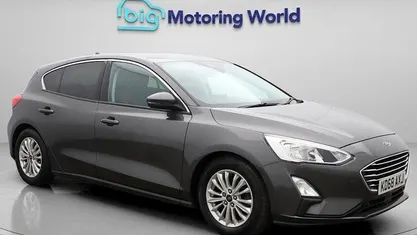 Used Ford Focus Titanium 125 HP (91 kW) 2019 Grey Hatchback