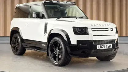 Used Land Rover Defender HSE 249 HP (183 kW) 2024 White SUV
