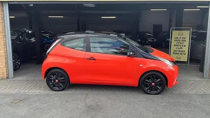 Used Toyota Aygo X-cite 69 HP (50 kW) 2015 Orange Hatchback