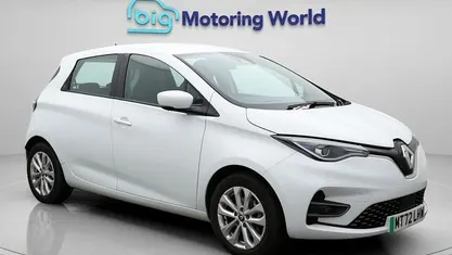 Used Renault Zoe Version S 100 kW (136 HP) 2022 White Hatchback