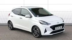 White Used 2024 Hyundai i10 Premium Hatchback | £15,379 (Fair price)