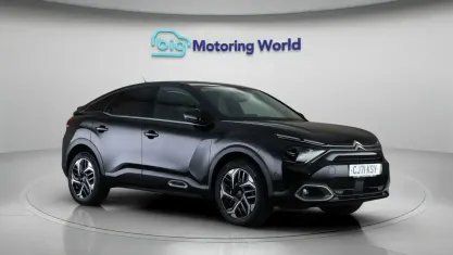 Begagnad Citroën C4 PureTech 131 HK (96 kW) 2022 Svart Halvkombi