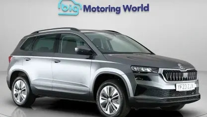 Begagnad Skoda Karoq SE Drive 150 HK (110 kW) 2023 Grå SUV
