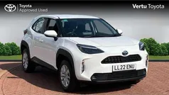 White Used 2022 Toyota Yaris Cross SUV | £18,816 (Good price)