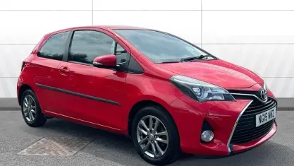 Used Toyota Yaris 99 HP (72 kW) 2016 Hatchback