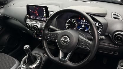Używany Nissan Juke N-Connecta 114 KM (83 kW) 2023 Szary SUV