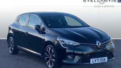 Used 2021 Renault Clio V Version S Hatchback | £12,009 (Fair price)