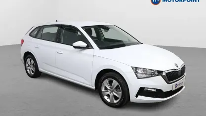 Usado Skoda Scala SE 110 CV (80 kW) 2023 Blanco Utilitario