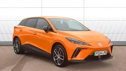 Used MG MG4 EV Trophy 150 kW (204 HP) 2024 Orange Hatchback