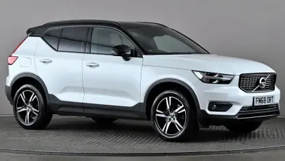 Używany Volvo XC40 R-Design 190 KM (139 kW) 2020 SUV