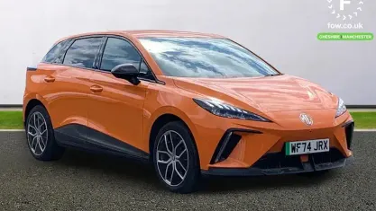 Używany MG MG4 EV Trophy 150 kW (204 KM) 2024 Pomarańczowy Hatchback