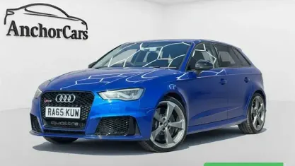 Usado Audi RS3 Comfort 367 CV (269 kW) 2015 Azul Berlina