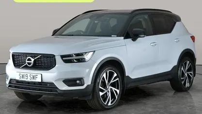 Usado Volvo XC40 R-Design Pro 190 HP (139 kW) 2019 Prateado SUV