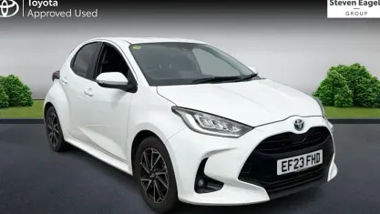 Used Toyota Yaris Design 116 HP (85 kW) 2023 White Hatchback