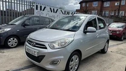 Used Hyundai i10 Active 86 HP (63 kW) 2013 Silver Hatchback