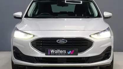 Używany Ford Focus Trend 125 KM (91 kW) 2022 Srebrny Hatchback