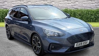 Second-hand Ford Focus ST-Line X 150 CP (110 kW) 2019 Albastru Break
