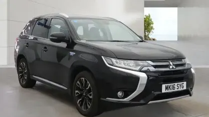 Used Mitsubishi Outlander P-HEV 203 HP (149 kW) 2016 Estate