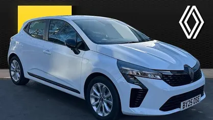 Used 2025 Renault Clio V Evolution Hatchback | £16,309 (Good price)