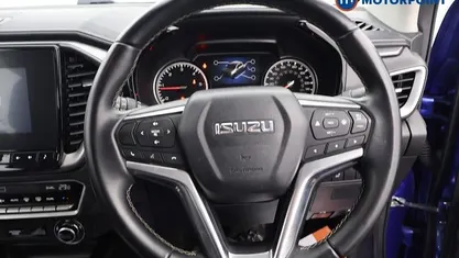 Used Isuzu D-Max 165 HP (121 kW) 2024 Cabriolet