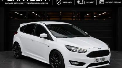 Used Ford Focus ST-Line 125 HP (91 kW) 2016 White Hatchback
